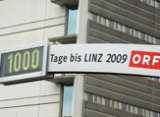 Die 1000-Tage-Uhr vor dem ORF Landesstudio Obersterreich.